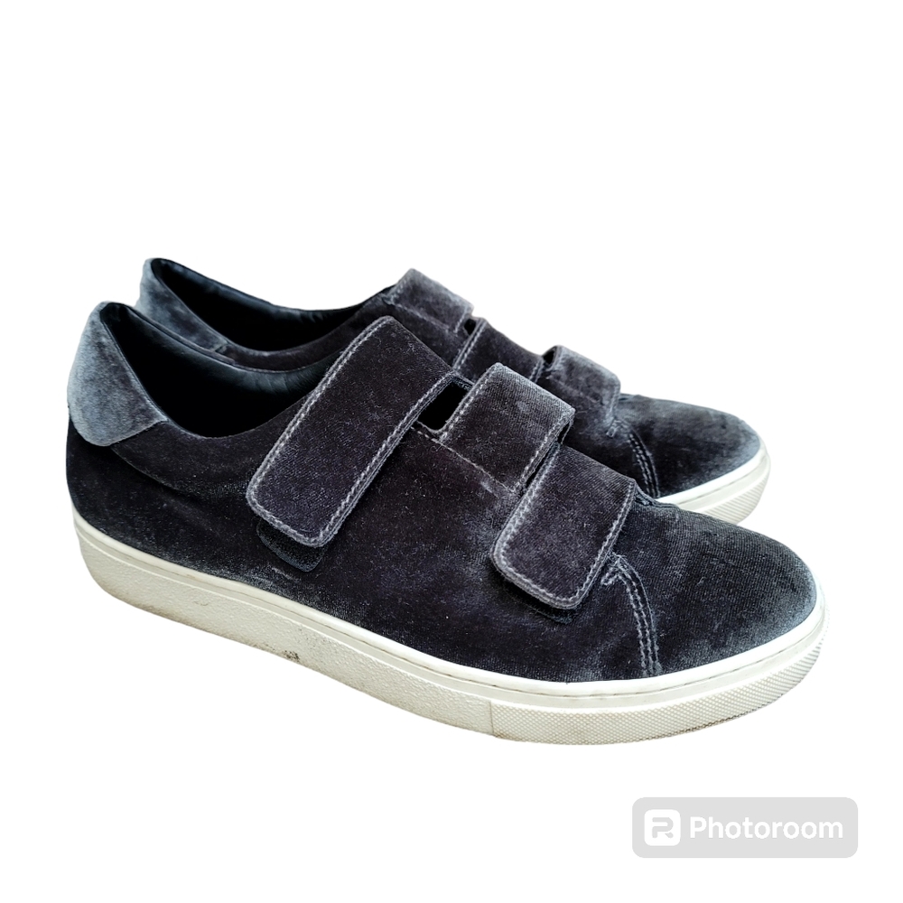L'idea.by Lori gray suede sneakers 3 hook & loop closures size US 9.5, Euro 41
